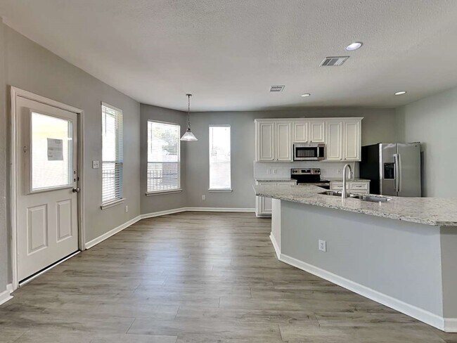 Building Photo - 4522 Lake Halbert Ln