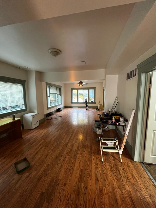 Building Photo - 1531 James St