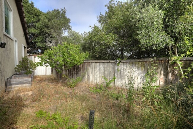 Building Photo - 543 Fireside Ln