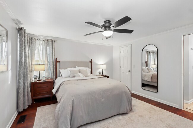 Building Photo - 7329 Ash St