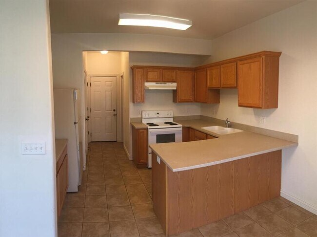 Building Photo - 196 N 530 E