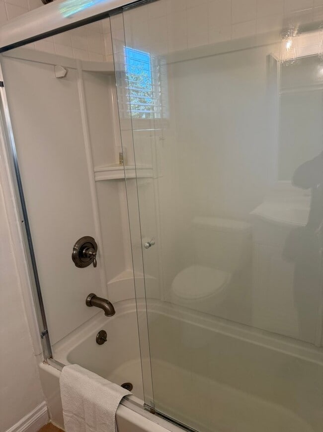 Building Photo - Private HOME 3bed/2 bath + POOL in Woodland Hills! NO OTHER UNIT ON THE PROPERTY!!!!