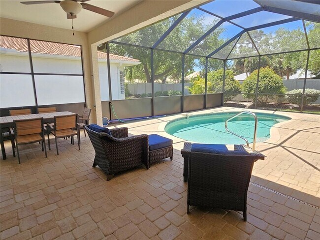 Building Photo - 330 Rio Terra