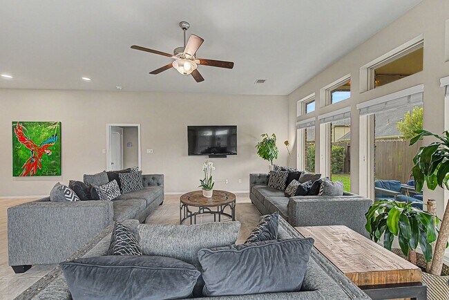 Building Photo - 29147 Crystal Rose Ln