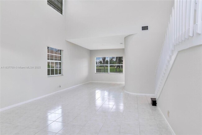 Building Photo - 2527 Eagle Run Dr
