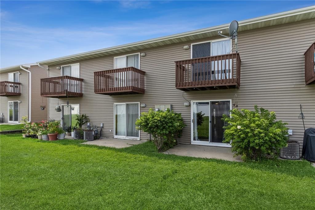 Building Photo - 941 Grand Avenue Ct