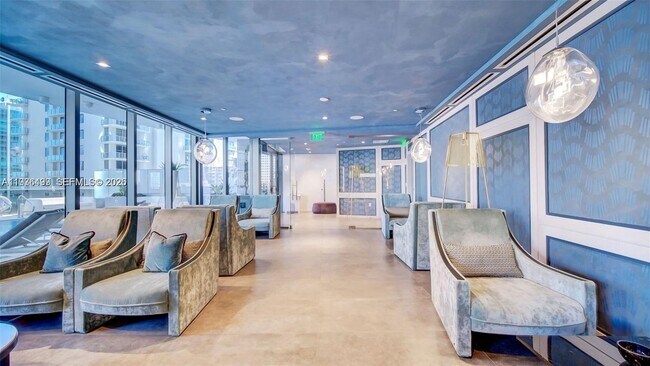 Building Photo - 1000 Brickell Plaza