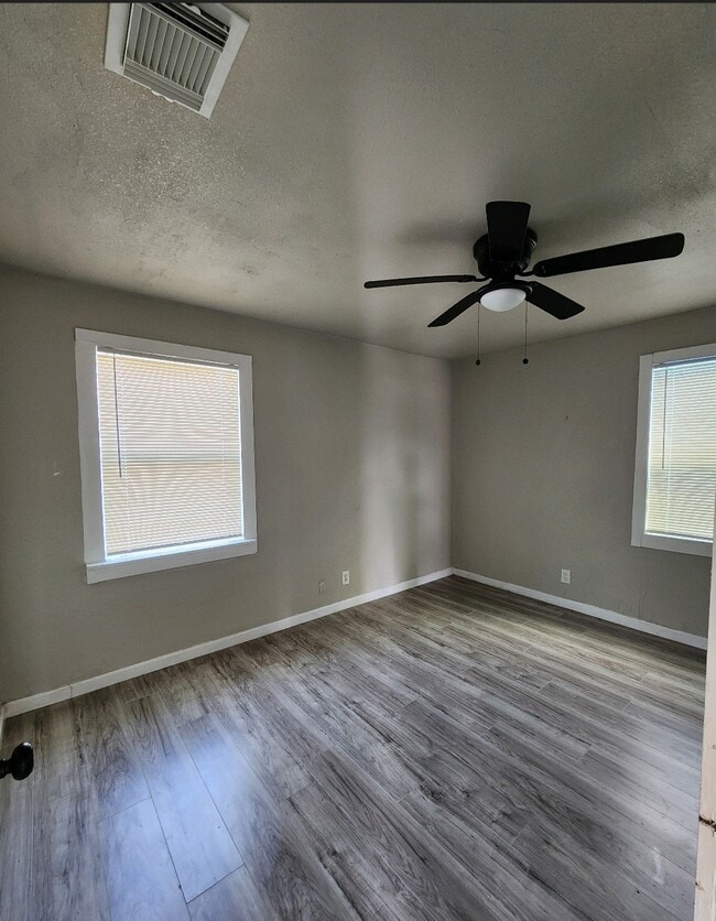 Building Photo - 2817 Rosemary Ln