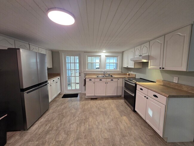 Building Photo - Charming & Low-Maintenance Living Just Steps from Downtown Wendell!