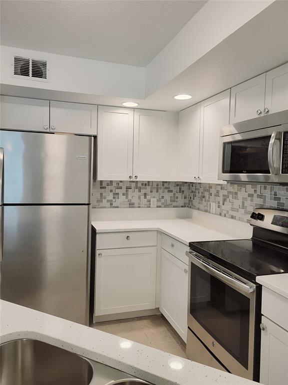 Building Photo - 4528 Commander Dr