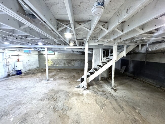 Building Photo - 1216 Vestal Rd