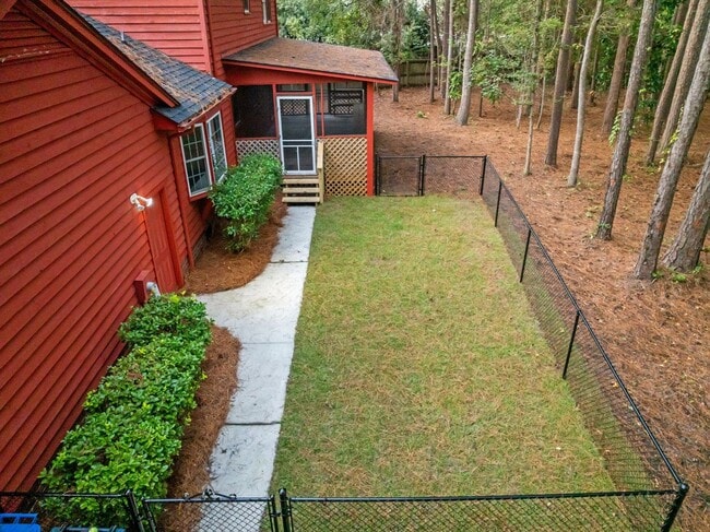 Building Photo - MOVE-IN READY $900 off first month