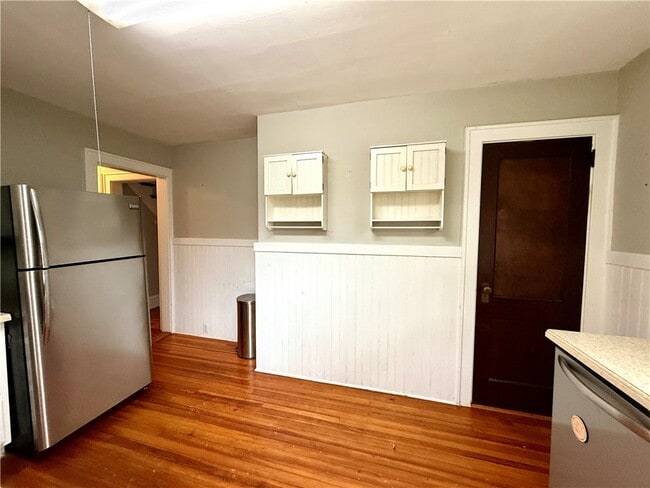 Building Photo - 221 Centennial Farm Ln