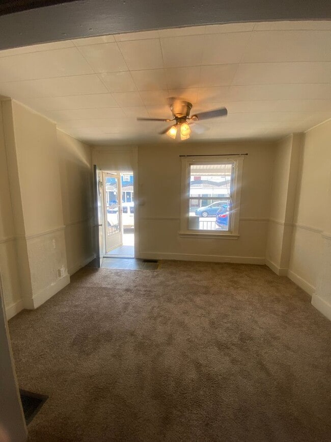Building Photo - 843 Prangley Ave
