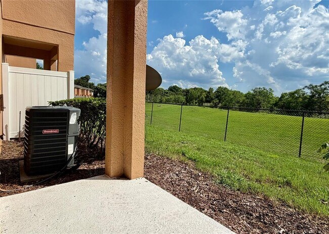Building Photo - 1720 Retreat View Cir