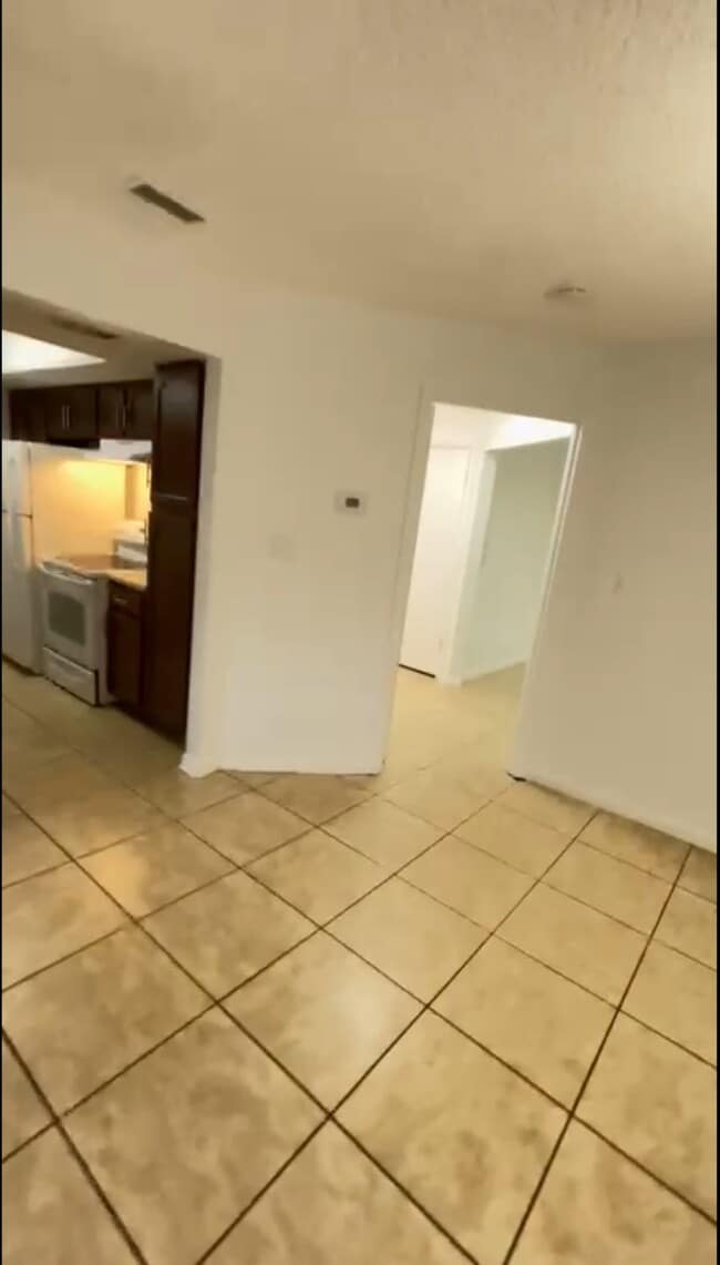 Building Photo - 2546 Lemon Tree Ln