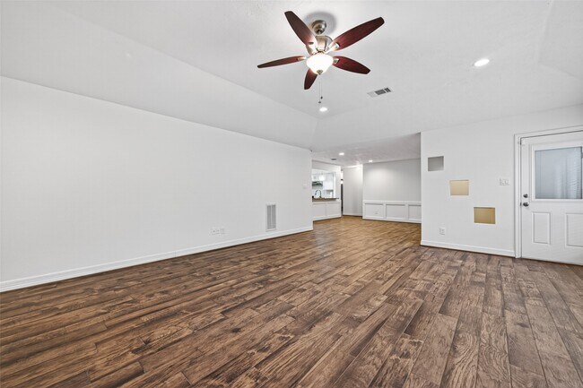 Building Photo - 14222 Stokesmount Dr