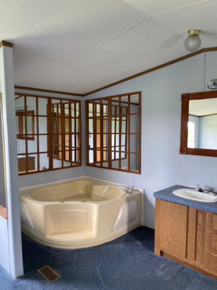 Building Photo - 2147 Watts Dr