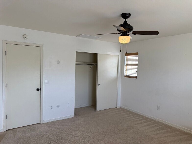 Building Photo - 281 W Paseo Celestial