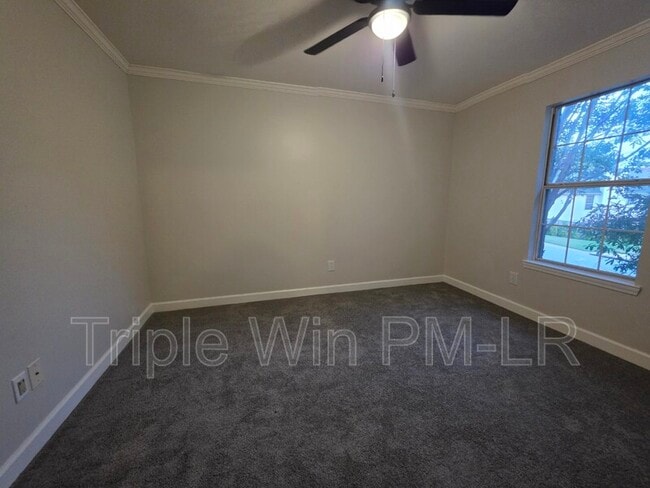 Building Photo - 12512 Woodbury Dr