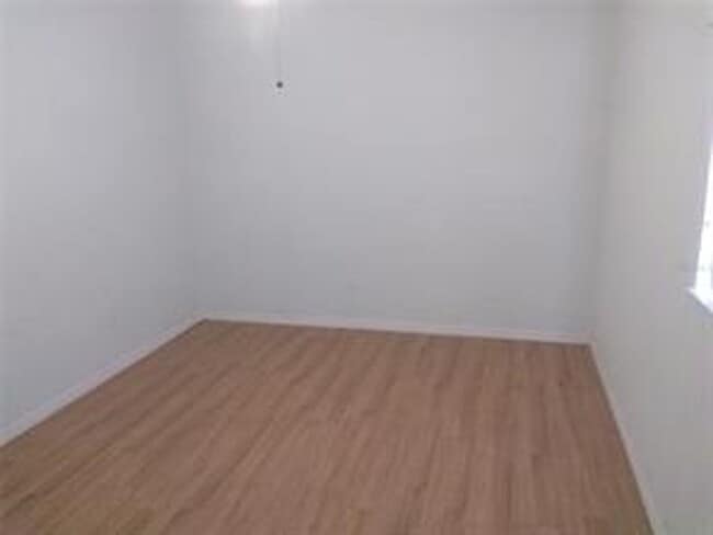 Building Photo - 55+ Community, Affordable, Lovely 2 bedroo...