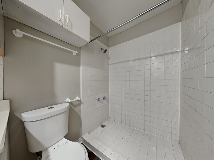 Building Photo - 446 Thistle Dr