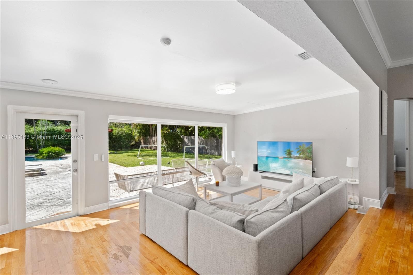 Building Photo - 10626 NE 10th Ct