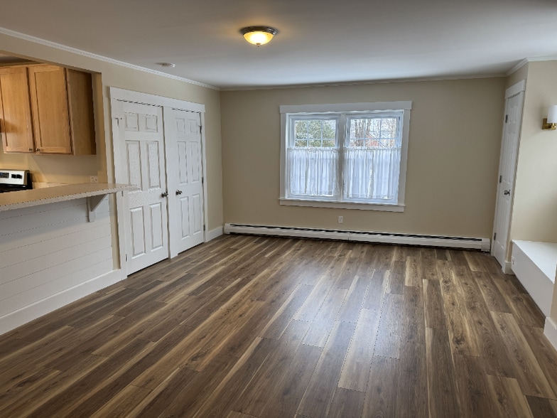 Building Photo - 7 Spring St