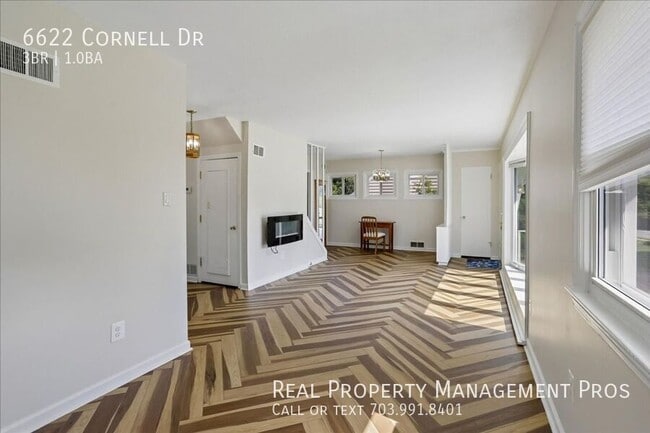 Building Photo - 6622 Cornell Dr
