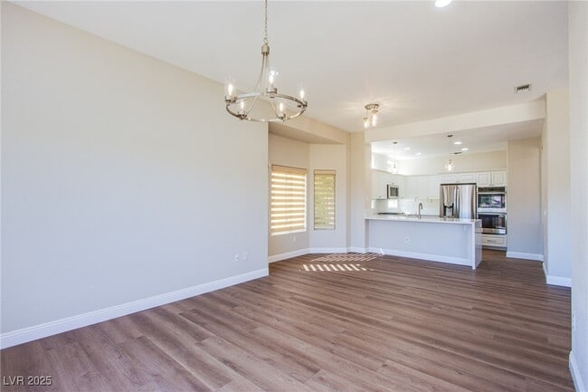 Building Photo - 2660 Crown Ridge Dr