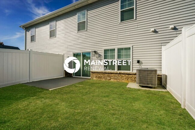 Building Photo - 3 Bedroom Pet-Friendly Home in Jeffersonville, IN with Main Street Renewal