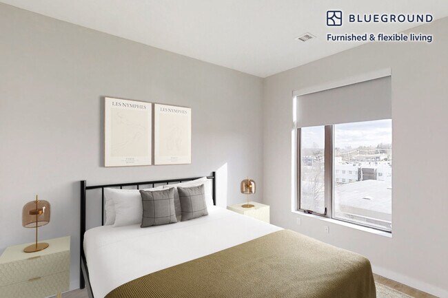 Building Photo - 20 Fourth Avenue-SI ID3577A