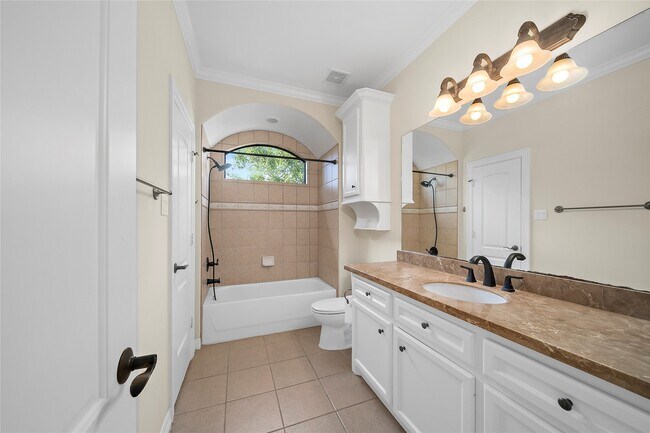 Building Photo - 4321 Jim West St