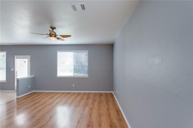 Building Photo - 1415 Fort LLoyd Pl