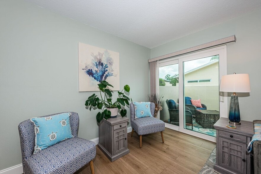 Building Photo - 2735 SHERBROOKE LANE C