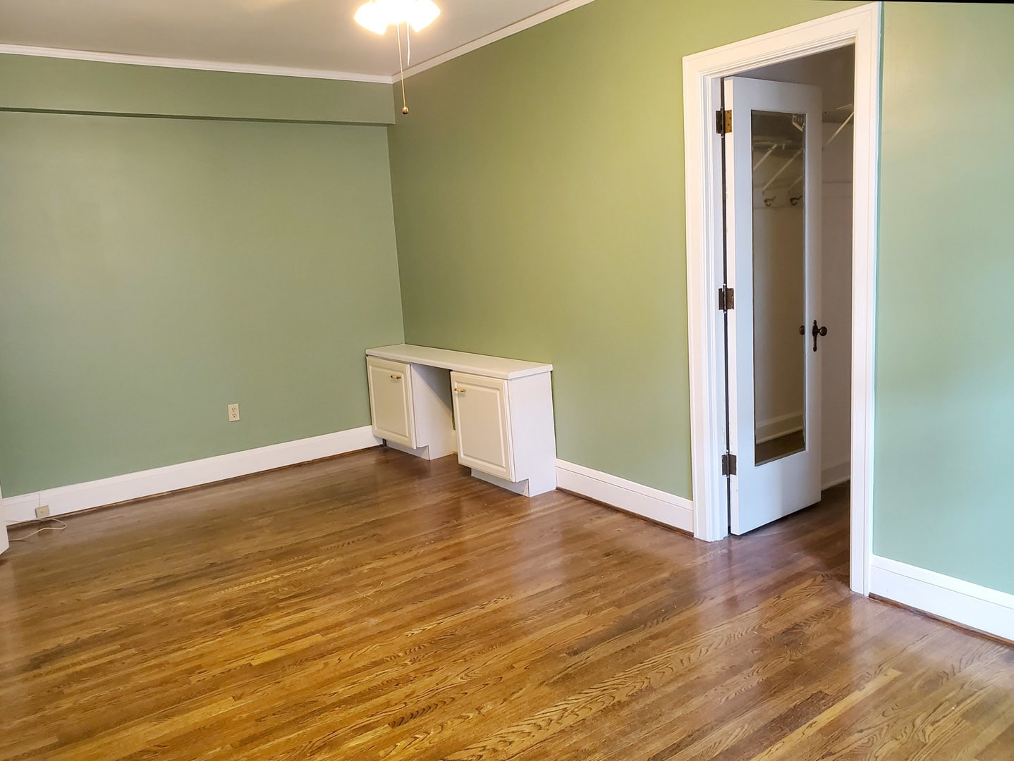 Bedroom is 11'x 18' with large walk-in closet - 2615 Park Ave