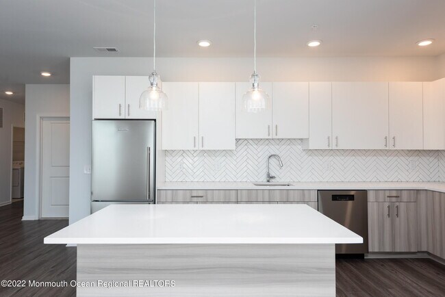 Building Photo - 24 Mechanic St