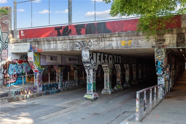 Building Photo - 791 Wylie St SE