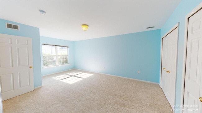 Building Photo - 2767 S Knightsbridge Cir