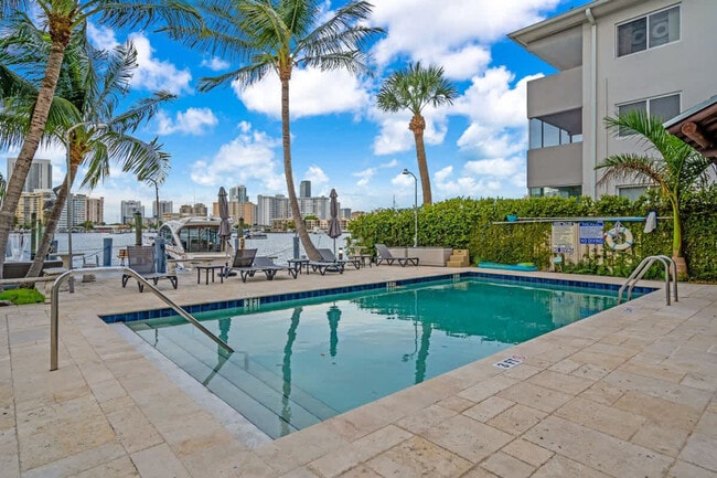 Building Photo - 468 Golden Isles Dr