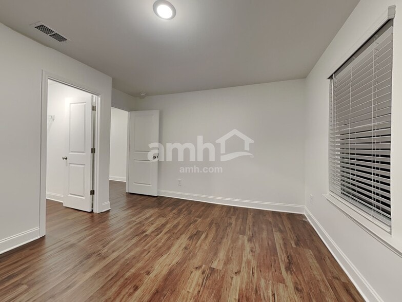 Building Photo - 1664 Soapstone Rd