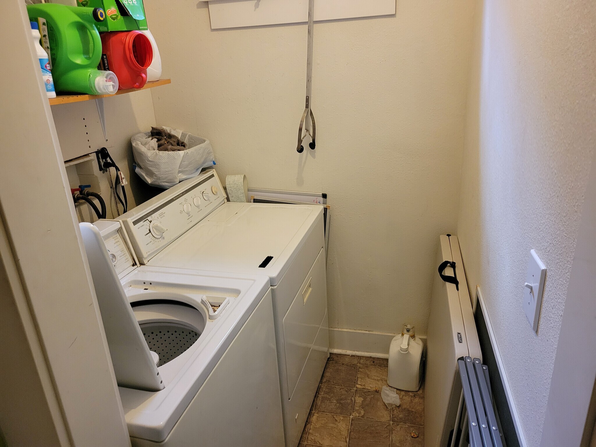 Building Photo - 3915 N Vancouver Ave