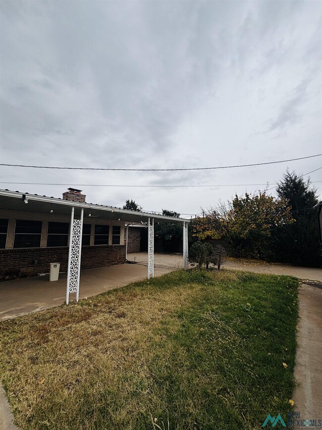 Building Photo - 1317 Stratford Ln