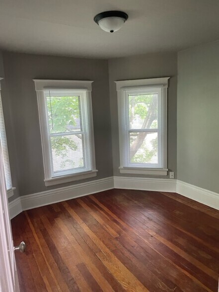 Building Photo - 148 Union St