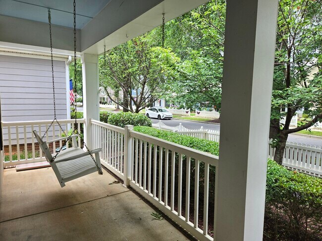 Building Photo - 8014 Ladys Secret Dr