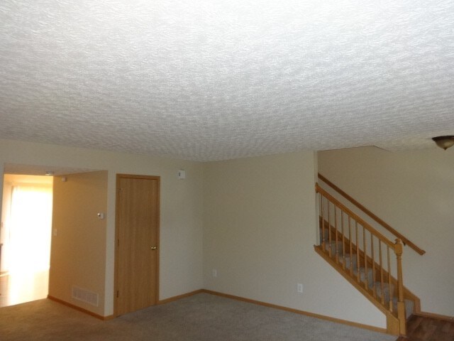 Building Photo - 256 Westedge Ct