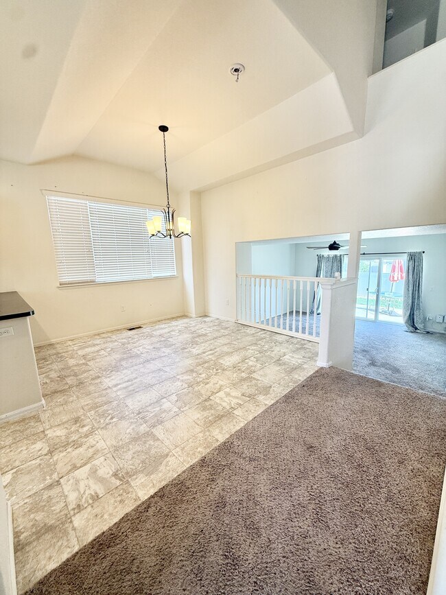 Building Photo - 3442 Curlew Dr
