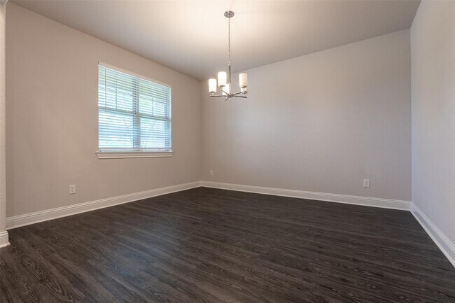 Building Photo - 16611 Highland Country Dr