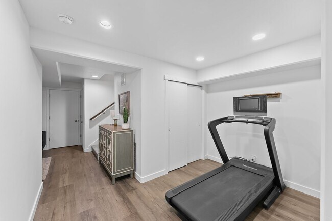 Building Photo - 6682 Serviceberry Dr