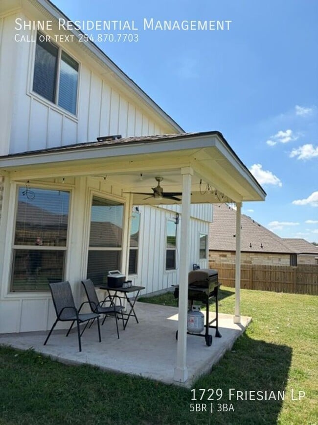 Building Photo - 1729 Friesian Lp